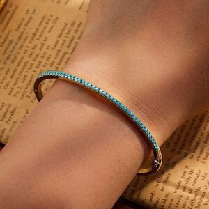 Blue diamond Bracelet Q358